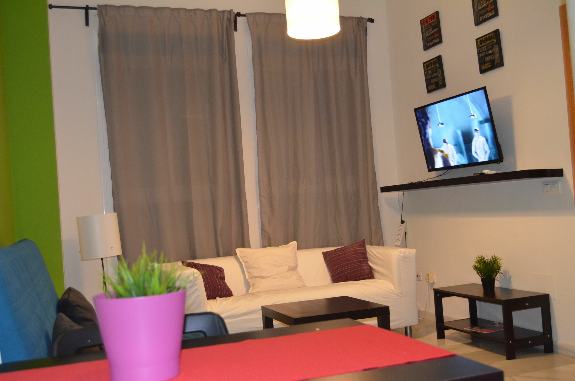 מאלגה Apartamentos Canasteros מראה חיצוני תמונה